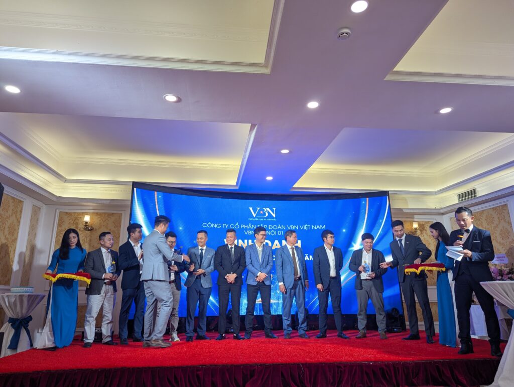 VBN tri ân những người tiên phong