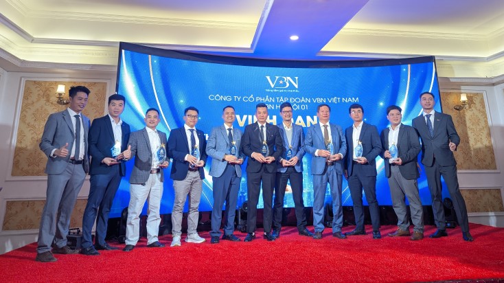 Tất niên VBN 2025 